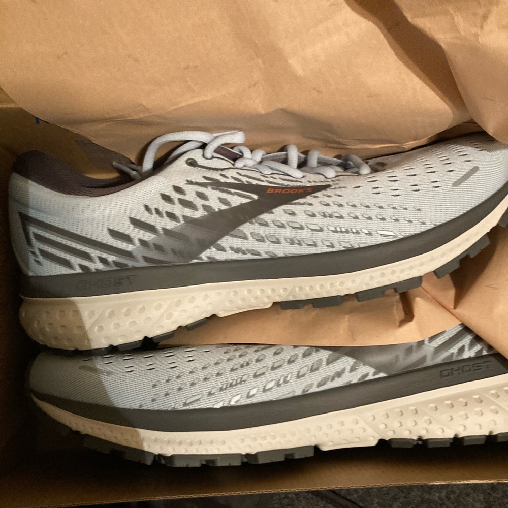 Brooks Ghost Sneakers